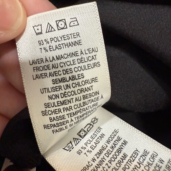 NWOT TOMMY BAHAMA Women's Black Golf Shorts Size Small - Picture 8 of 8